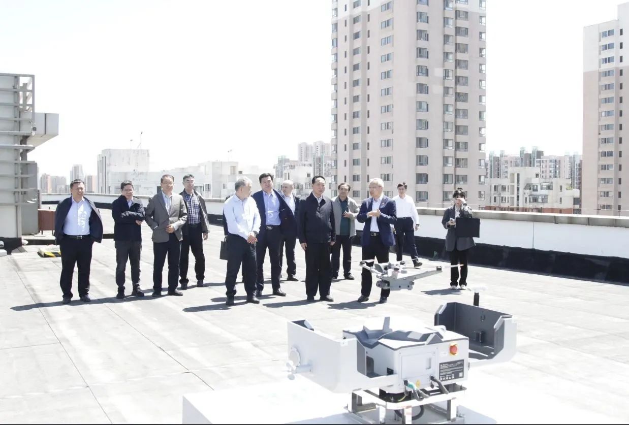 天津市人大常委會(huì)副主任殷向杰一行到天津測繪院調(diào)研指導(dǎo)